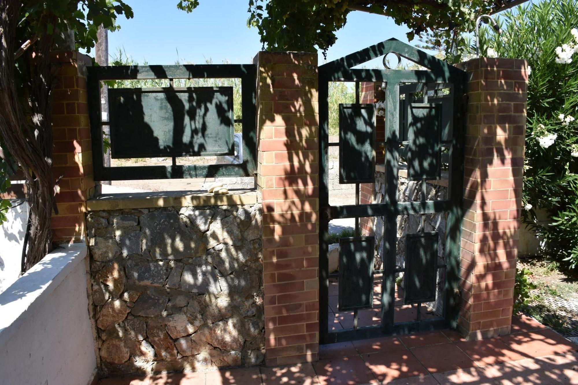 Villa Gerani Gerani  Bagian luar foto